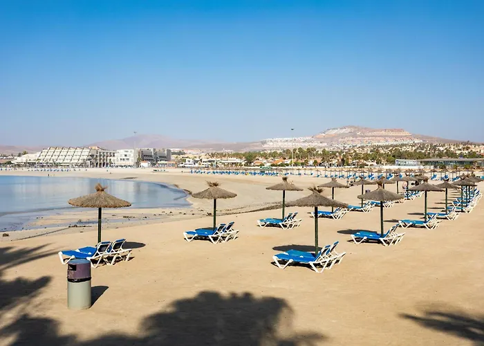 Home2book Cozy Duplex, Terrace & Pool, Caleta 科斯塔卡莱塔