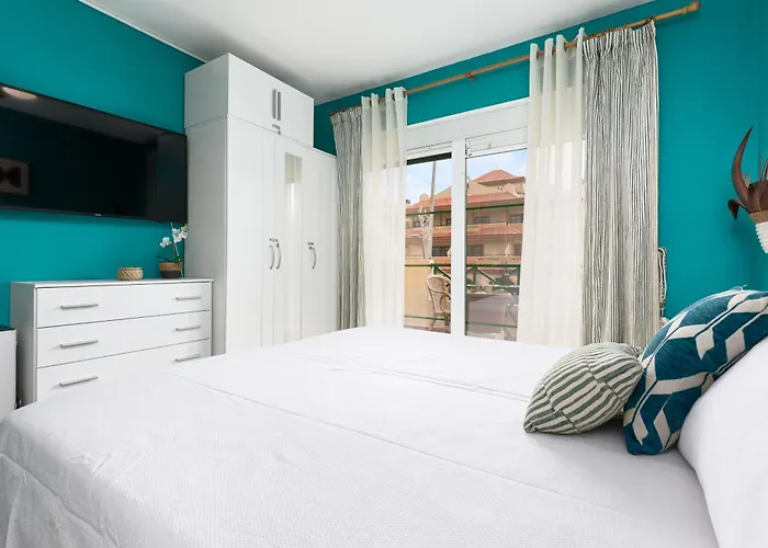 Home2book Cozy Duplex, Terrace & Pool, Caleta * 科斯塔卡莱塔